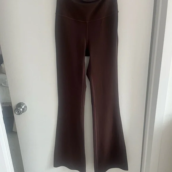 Lululemon Groove Nulu High-Rise Flared
Pant Regular Size 4 Espresso - Picture 3 of 7